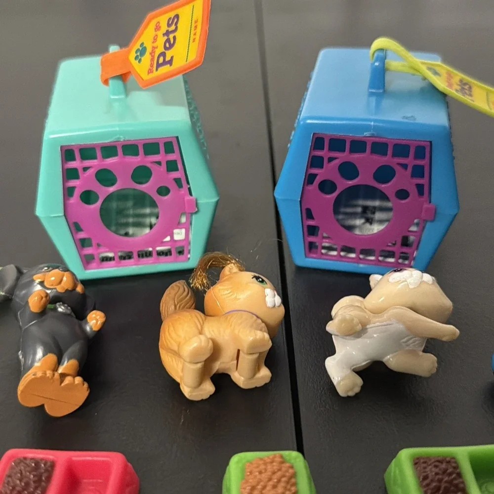 Vtg Kenner 1993 Littlest Pet Shop Perky Puppy Dog With Cozy Crate, Cats Lot